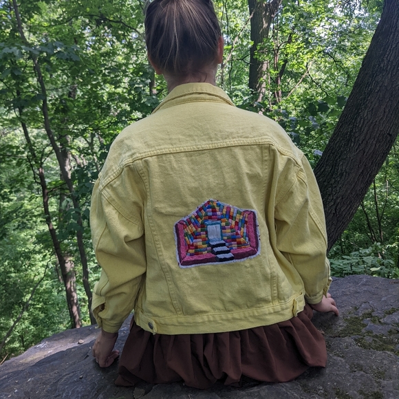 HAND EMBROIDERED YELLOW RAINBOW PYRAMID JEAN JACKET - Picture 2 of 3
